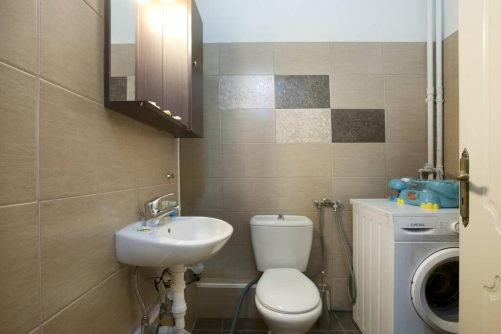 Three Bedrooms Apartment At The Center Of Атина Екстериор снимка